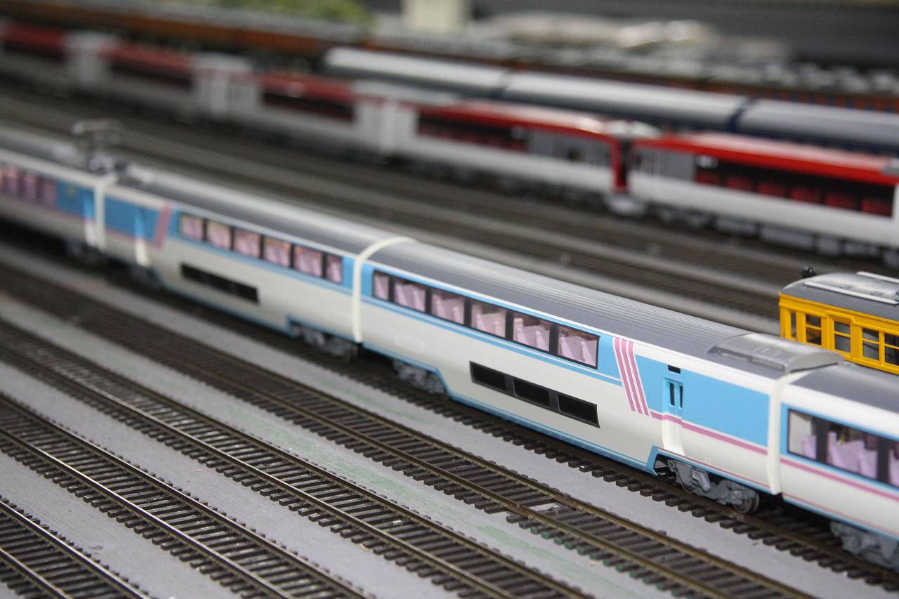 T社小田急50000形VSE室内灯 | Densha.Me